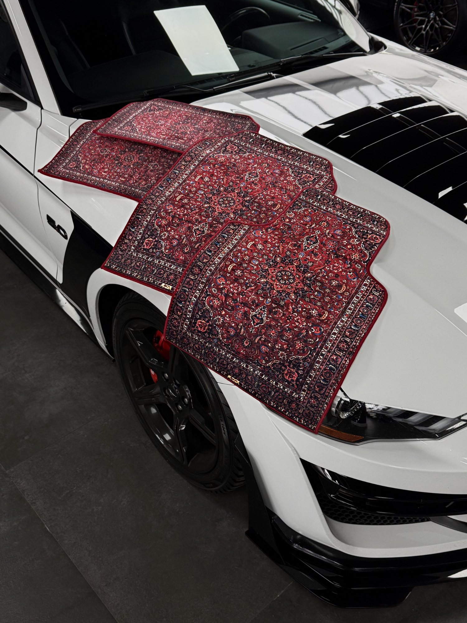 Automatten met traditionele tapijtpatronen, op maat gesneden voor elke auto.