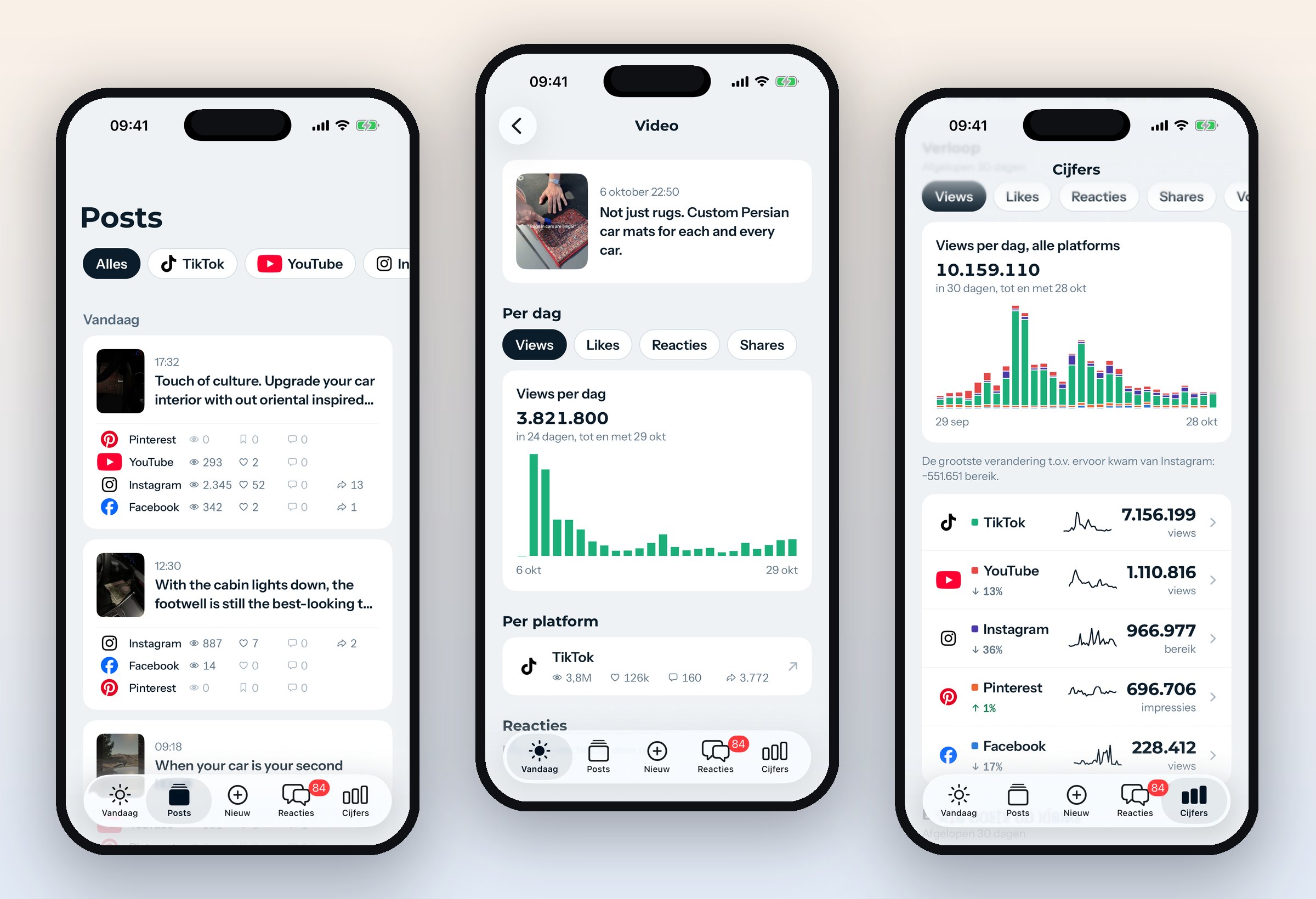 Drie schermen van de Seinbaken iOS-app: posts met cijfers per platform, een video met views per dag en het verloop over 30 dagen